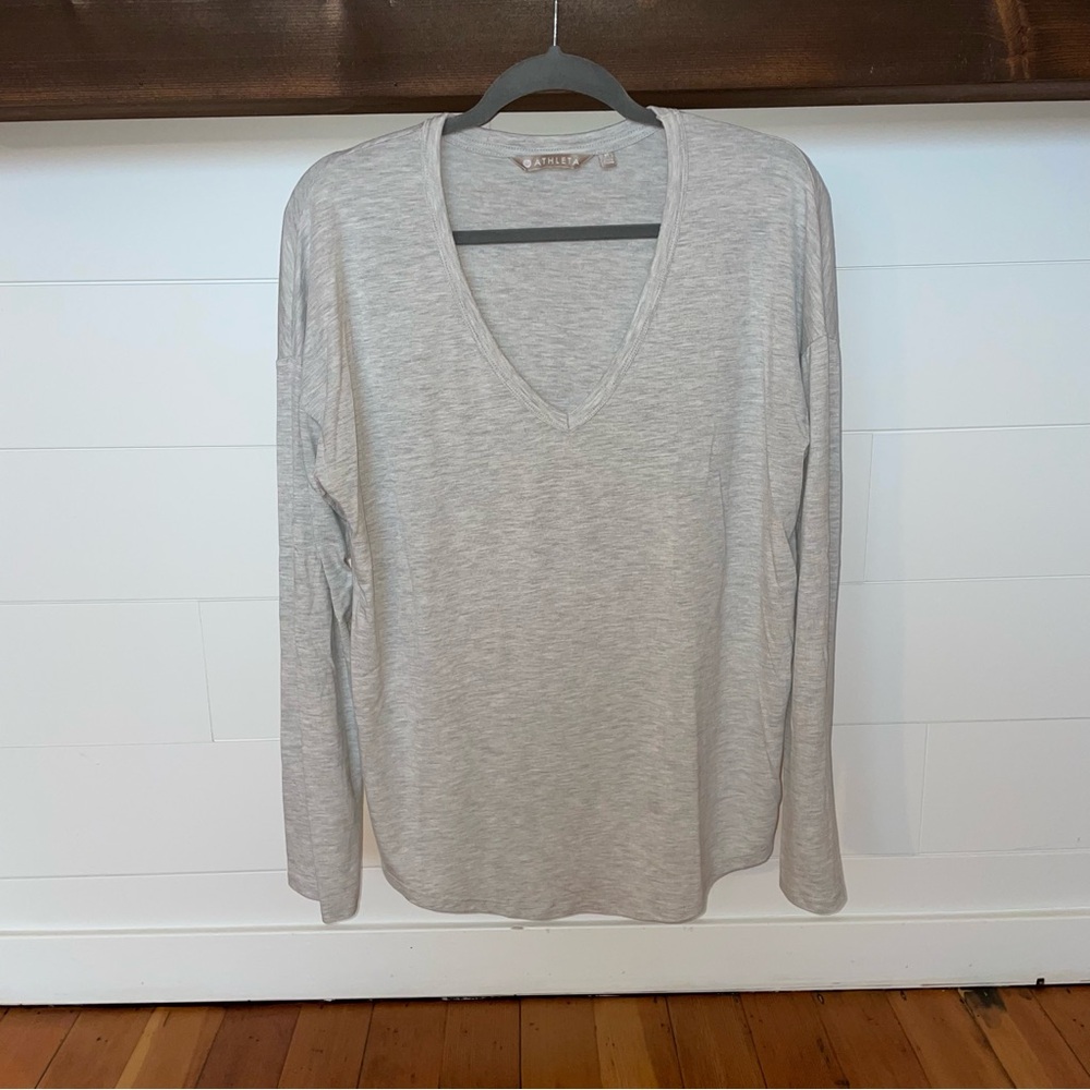 Athleta long sleeve V neck top